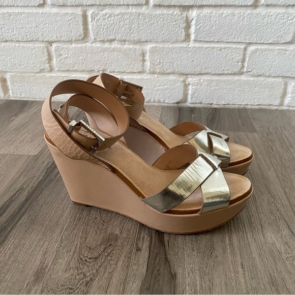 Ted Baker Ankle Strap Wedge Sandals Silver Metallic Leather Size 39 US 8.5 - Picture 1 of 7